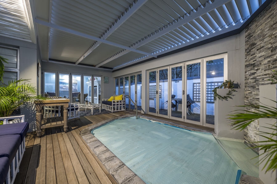 5 Bedroom Property for Sale in Glentana Western Cape
